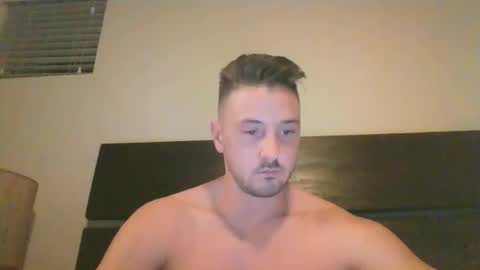 skinnyguylongdick1 online show from October 18, 2025, 1:52 am