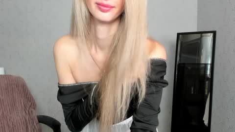 Skinnyladyy online show from February 2, 2025, 8:13 am