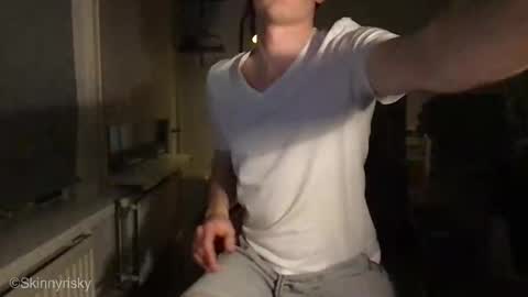 skinnyrisky online show from November 16, 2025, 7:41 pm