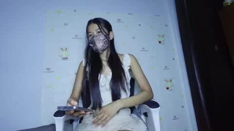 skinnythai4u online show from April 27, 2026, 12:47 pm