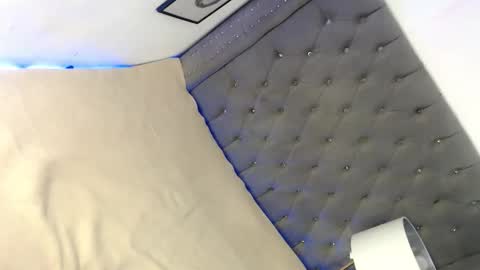 skinnytrans69 online show from October 25, 2025, 10:34 am