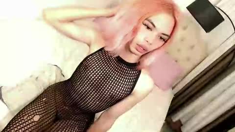 skinnytrans69 online show from May 28, 2026, 1:30 pm