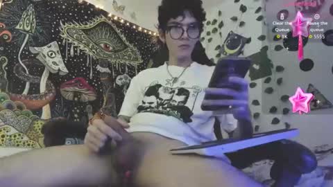 skiny_dann online show from May 18, 2026, 3:35 am