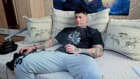 skirlingod online show from September 9, 2025, 6:24 am