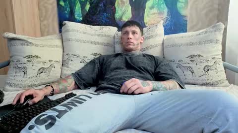 skirlingod online show from September 26, 2025, 5:11 am