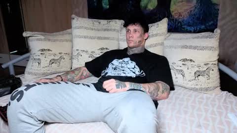 skirlingod online show from October 14, 2025, 5:08 am