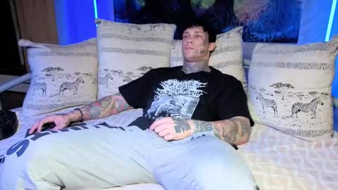 skirlingod online show from October 20, 2025, 4:24 am