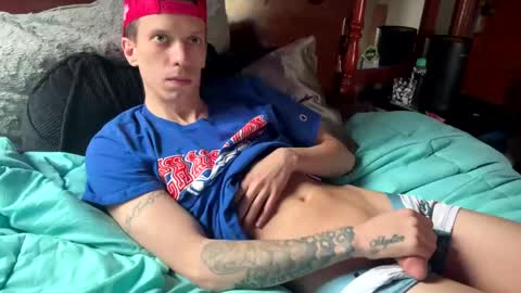 Snapshot of skittles933 chatting on February 8, 2025, 5:39 pm Skittles online show from February 8, 2025, 5:39 pm