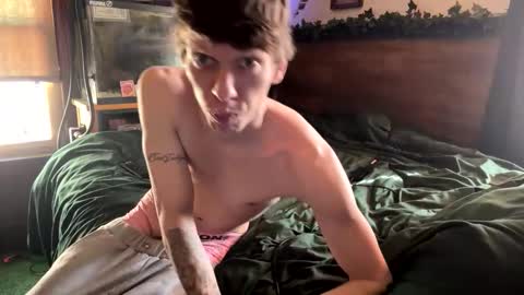 Snapshot of skittles933 chatting on March 1, 2026, 3:58 pm Skittles online show from March 1, 2026, 3:58 pm