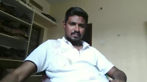 Snapshot of sklavepappu143 chatting on February 3, 2026, 5:49 am Indianslut1431 online show from February 3, 2026, 5:49 am