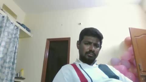 Snapshot of sklavepappu143 chatting on February 12, 2026, 11:38 am Indianslut1431 online show from February 12, 2026, 11:38 am