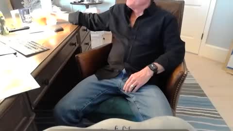 Snapshot of skr235 chatting on February 26, 2025, 10:31 pm skr235 online show from February 26, 2025, 10:31 pm