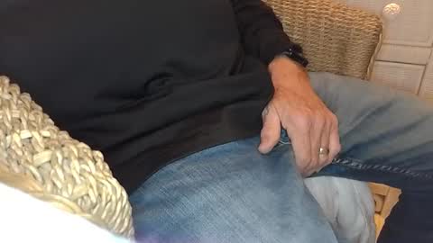 Snapshot of skr235 chatting on December 2, 2025, 3:12 am skr235 online show from December 2, 2025, 3:12 am