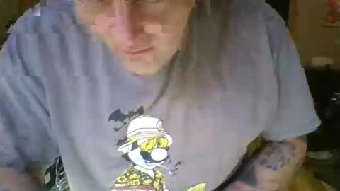 Snapshot of skunk8p chatting on February 17, 2025, 5:25 am skunk8p online show from February 17, 2025, 5:25 am