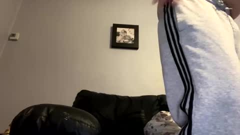 skuzzy25 online show from December 29, 2024, 4:16 am