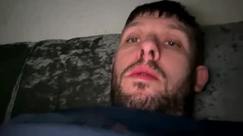 skuzzy25 online show from February 8, 2025, 6:54 am