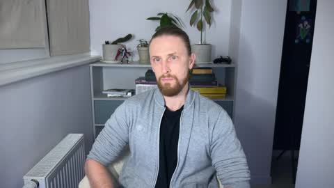 sky_guy25 online show from October 20, 2025, 8:20 pm