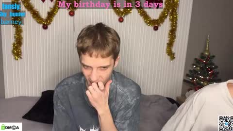 Snapshot of sky_hunter chatting on December 14, 2025, 7:07 pm sky_hunter online show from December 14, 2025, 7:07 pm