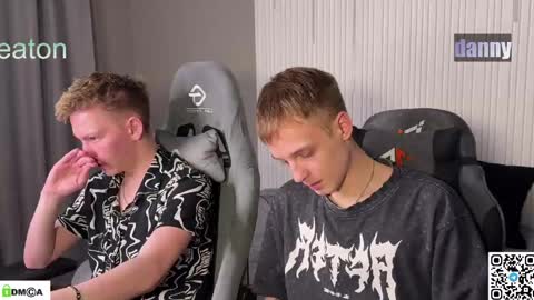 sky_hunter online show from April 13, 2026, 4:34 pm