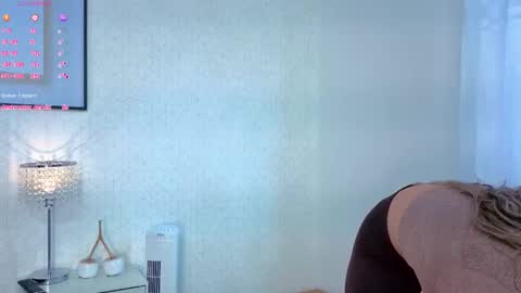 sky_johnson_ online show from November 29, 2025, 7:06 pm