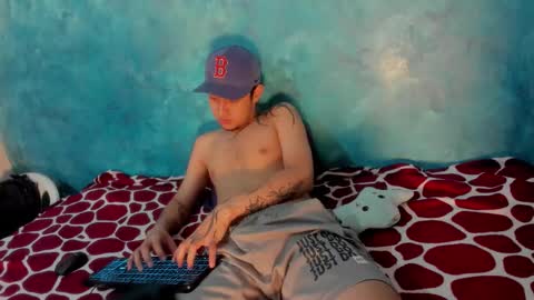 sky_wild online show from December 19, 2025, 11:12 pm