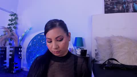 Snapshot of skydarkblue chatting on January 12, 2025, 12:18 am skydarkblue online show from January 12, 2025, 12:18 am