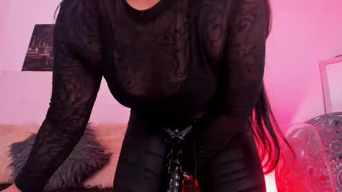 Snapshot of skydarkblue chatting on February 3, 2025, 5:40 am skydarkblue online show from February 3, 2025, 5:40 am