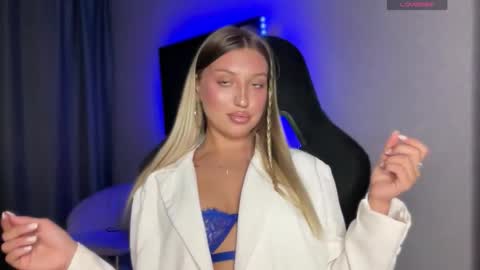 Snapshot of skyffi chatting on September 22, 2025, 6:10 pm GARRY AND SOPHIA online show from September 22, 2025, 6:10 pm