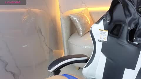 Snapshot of skyler_gracee_tx chatting on October 14, 2025, 1:01 pm Live 800am 200pm COLOMBIAN HOUR online show from October 14, 2025, 1:01 pm