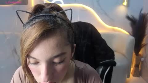 Snapshot of skyler_gracee_tx chatting on October 25, 2025, 1:07 pm Live 800am 200pm COLOMBIAN HOUR online show from October 25, 2025, 1:07 pm