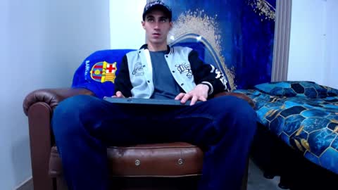 Snapshot of skyler_wild chatting on April 22, 2026, 12:24 am Skyler online show from April 22, 2026, 12:24 am