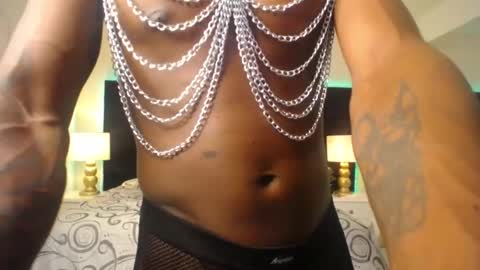 Snapshot of skylerbigxxx chatting on May 22, 2026, 5:03 am SKYLERBIGXXX online show from May 22, 2026, 5:03 am