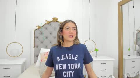 Snapshot of skylerwhite02 chatting on March 18, 2026, 3:42 am Skyler online show from March 18, 2026, 3:42 am