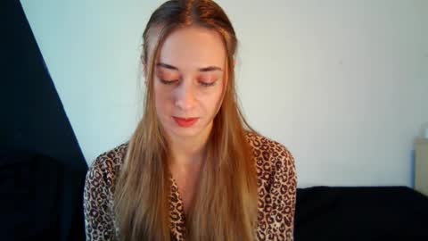 Snapshot of skyremnant chatting on February 8, 2026, 10:18 am skyremnant online show from February 8, 2026, 10:18 am