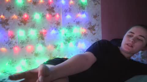 skyressie333 online show from December 21, 2024, 12:38 pm