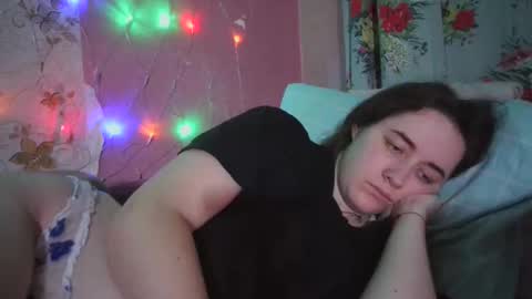 skyressie333 online show from December 22, 2024, 6:15 pm