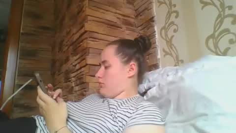 skyressie333 online show from October 18, 2025, 8:26 am