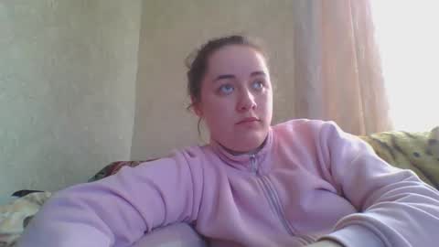 skyressie333 online show from April 13, 2026, 7:03 am