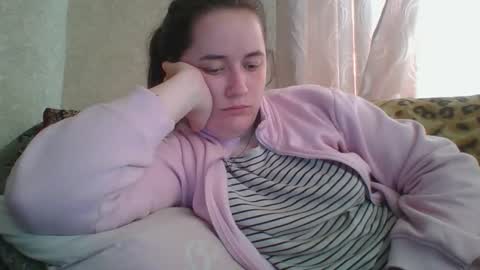 skyressie333 online show from April 16, 2026, 6:25 am