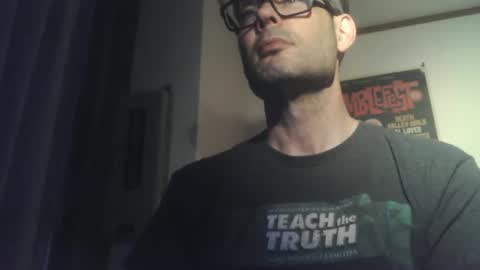 Snapshot of slambo001 chatting on May 4, 2026, 12:12 pm slambo001 online show from May 4, 2026, 12:12 pm