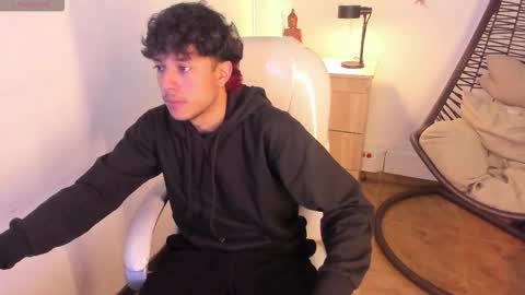 Snapshot of slasher_x chatting on January 5, 2026, 7:28 pm slasher_x online show from January 5, 2026, 7:28 pm