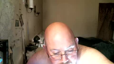 Snapshot of slavejim518 chatting on November 12, 2025, 12:44 am slavejim online show from November 12, 2025, 12:44 am