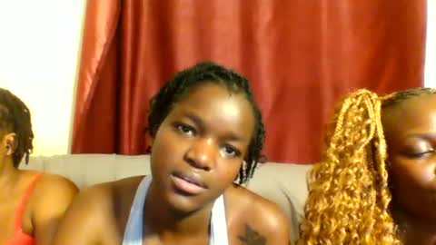 Snapshot of sleek_ass chatting on February 26, 2025, 1:43 am sleek_ass online show from February 26, 2025, 1:43 am
