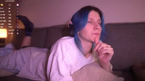 Sonya online show from November 14, 2025, 10:18 pm