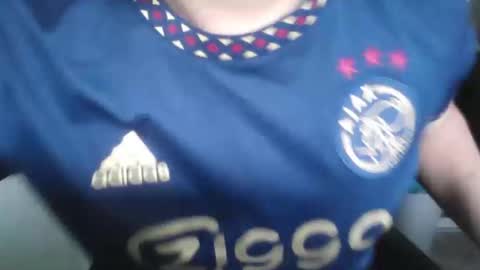 Snapshot of slicknick73 chatting on October 10, 2025, 12:48 pm slicknick73 online show from October 10, 2025, 12:48 pm