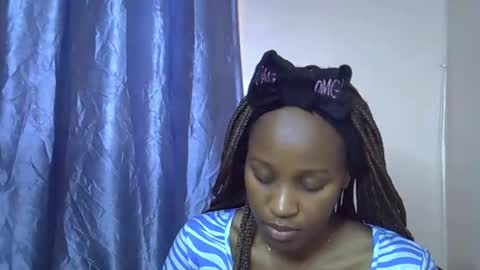 Snapshot of slim_alicia chatting on December 15, 2025, 7:56 am Alicia online show from December 15, 2025, 7:56 am