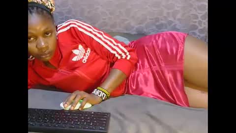 Snapshot of slim_girl01 chatting on October 13, 2025, 12:21 am slim_girl01 online show from October 13, 2025, 12:21 am