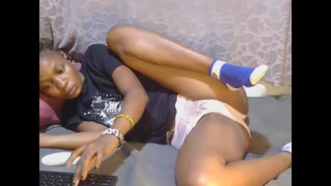 Snapshot of slim_girl01 chatting on October 27, 2025, 7:18 pm slim_girl01 online show from October 27, 2025, 7:18 pm