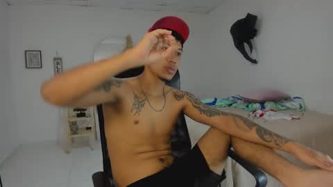 Snapshot of slim_master12 chatting on March 1, 2026, 1:02 pm slim_master12 online show from March 1, 2026, 1:02 pm