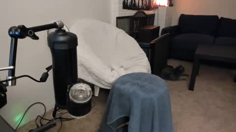 Snapshot of slimguerrilla chatting on December 7, 2024, 8:27 pm Slimguerrilla online show from December 7, 2024, 8:27 pm